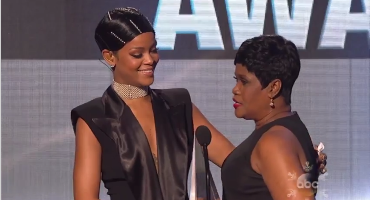 Rihanna-Mom-American-Music-Award-Lovebscott