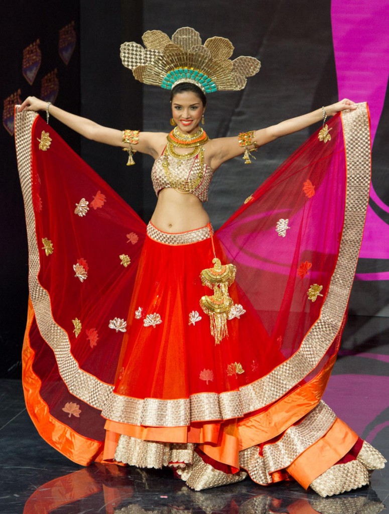 Miss-Universe-National-Costumes-2013