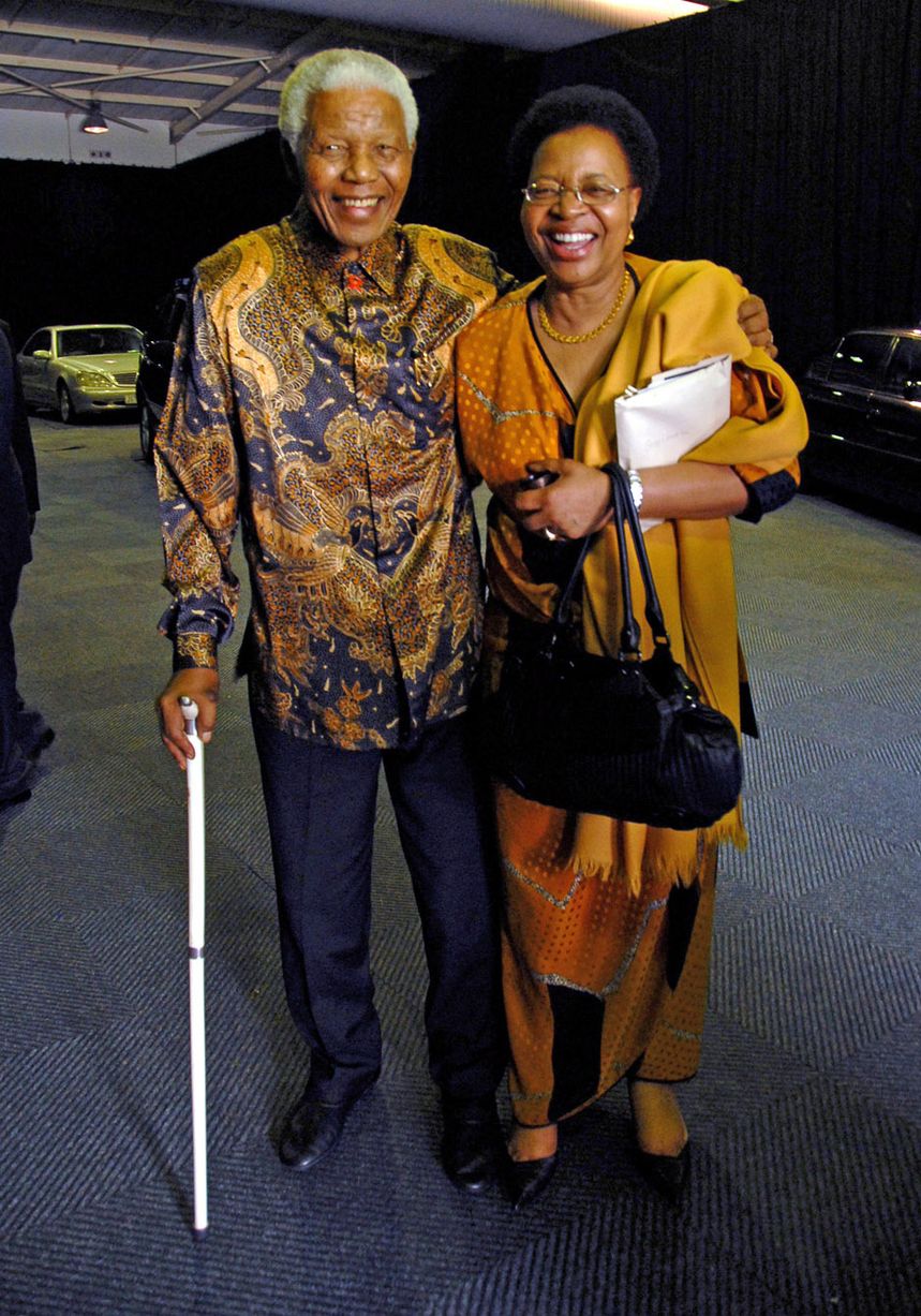 Nelson Mandela and Graca Machel-1486209