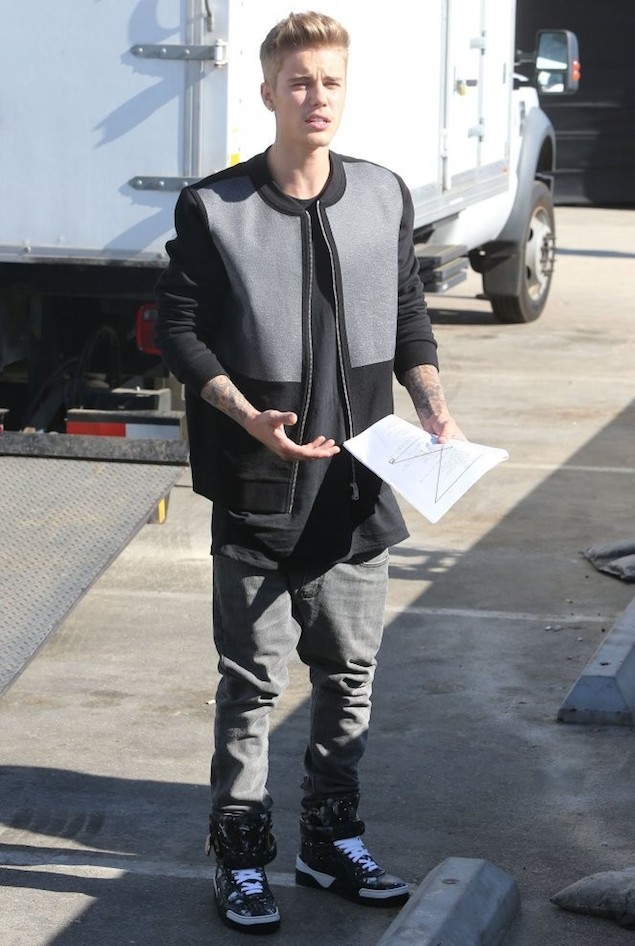 Justin-Bieber-Balenciaga-Jacket-Givenchy-Sneakers-21