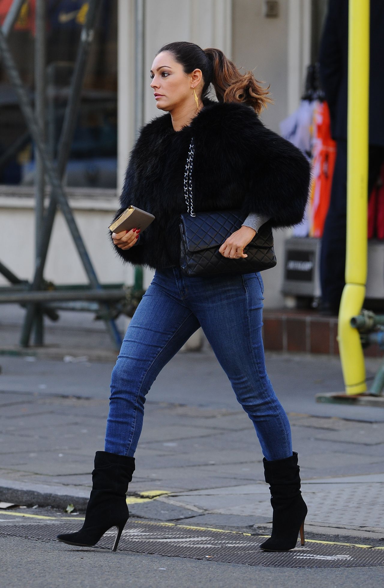 Kelly Brook Street Style – Out in London Visiting a Beauty Salon – December 2014 
