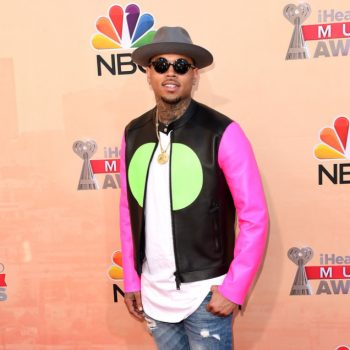 dsquared-Chris-Brown-2015-iHeartRadio-Music-Awards-j6_VB3wY-hPx-636×1000