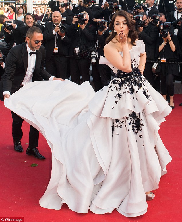 Aishwarya Rai In Ralph & Russo Couture at ‘Youth’ Cannes Film Festival ...