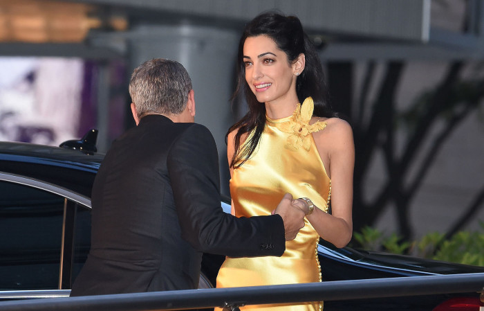 amal-clooney-in-maison-margiela-at-the-tomorrowland-tokyo-premiere