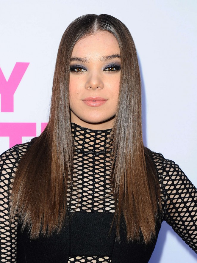 Hailee-Steinfeld--Barely-Lethal-Premiere-
