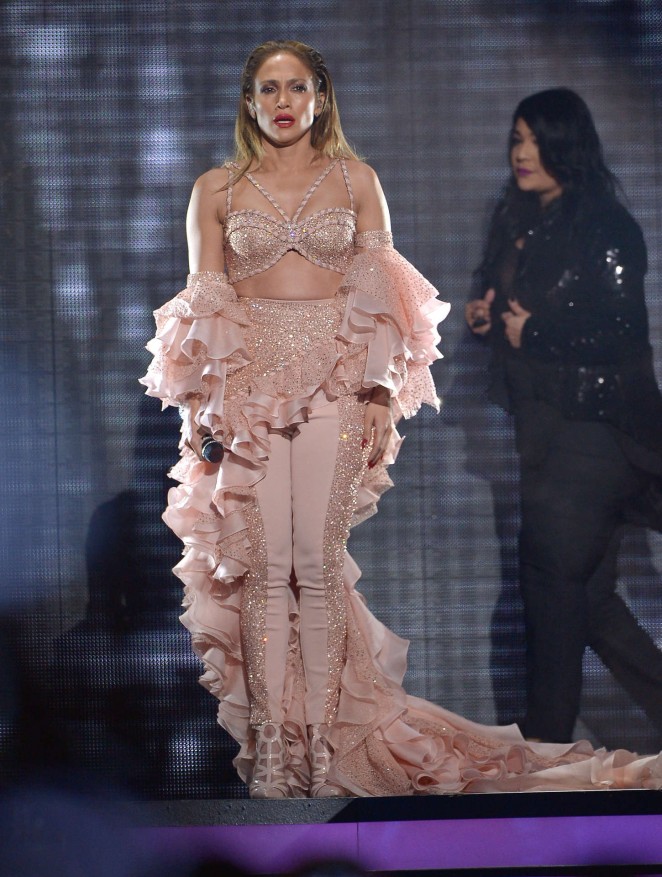 Jennifer-Lopez-in-versace-2015-Billboard-Latin-Music-Awards-