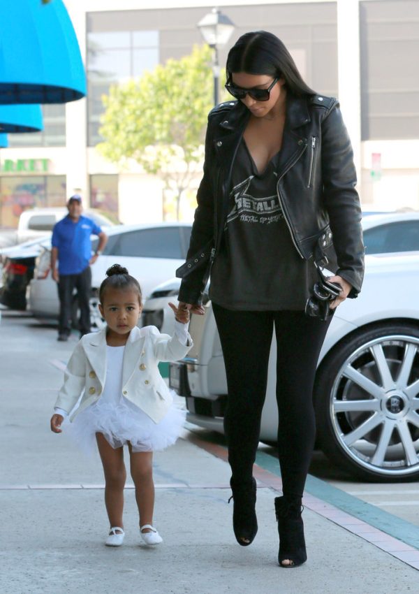 North West and Penelope in Tutus – Dance Class