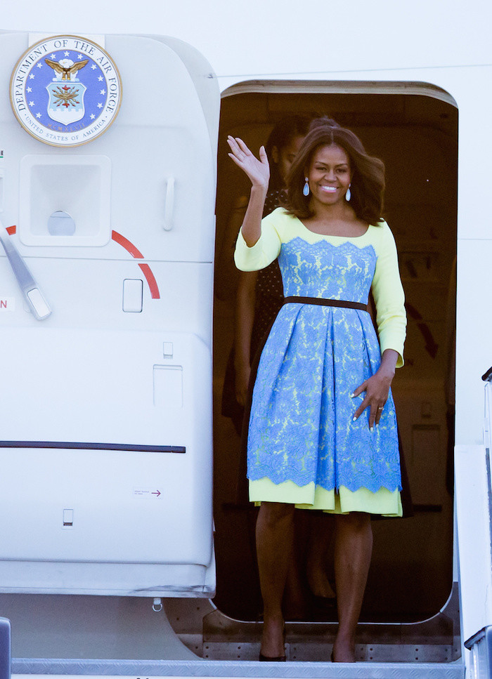 First-Lady-Michelle-Obama-Wears-Preen-by-Thornton-Bregazzi-Neon-and-Blue-Lace-Lou-Dress-for-Trip-to-the-UK-700×967