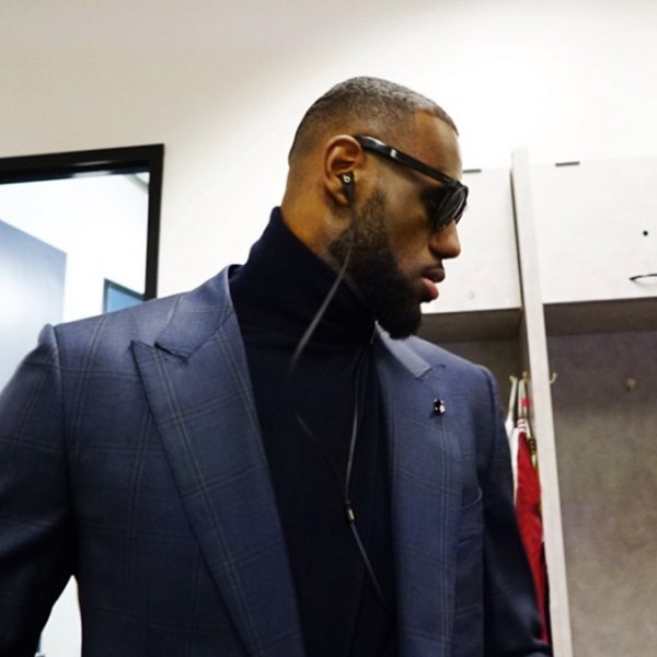 Lebron-James-Wears-Cutler-and-Gross-Eyewear-Sunglasses-and-Tom-Ford-Suit-600x600