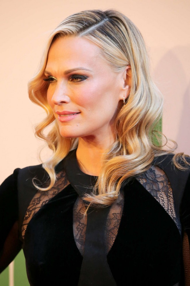 Molly-Sims--Ted-2-NY-Premiere--