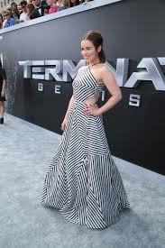 Emilia-Clarke-a-la-premiere-de-Terminator-Genisys_