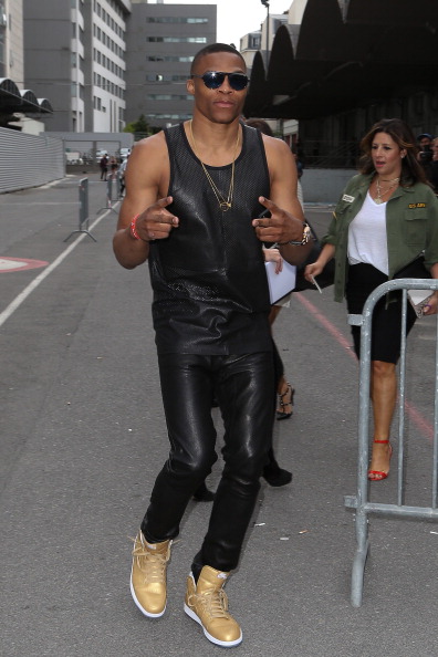 russell-westbrook-at-givenchy-paris-mens-fashion-show