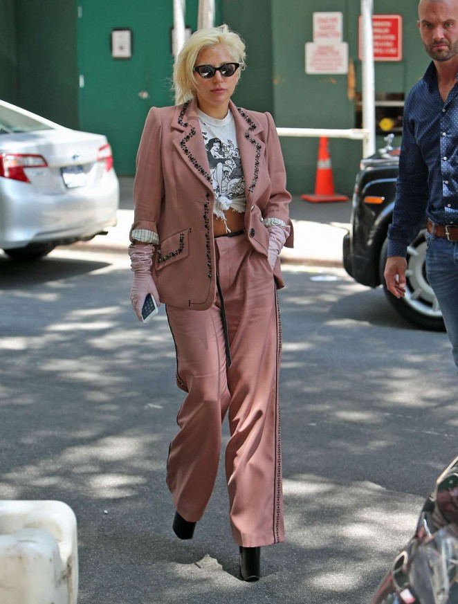 lady-gaga-in-marc-jacobs-out-in-new-york-city