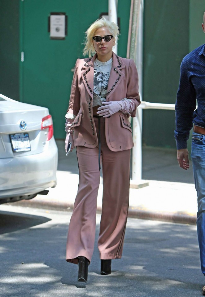 lady-gaga-in-marc-jacobs-out-in-new-york-city