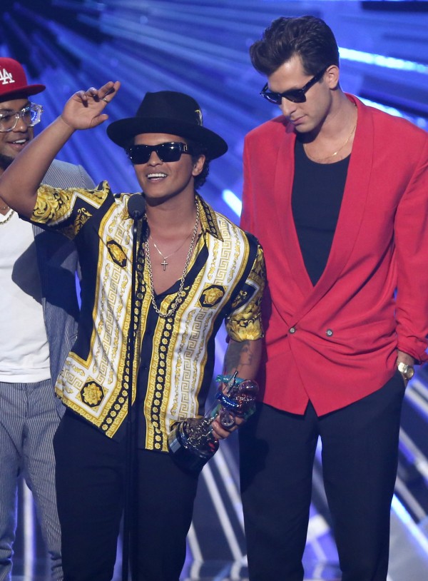 Bruno -Mars-2015-mtv-video-awards