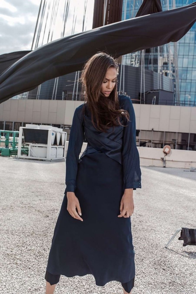 Joan-Smalls--Harpers-Bazaar-Australia-2015--10-662x992