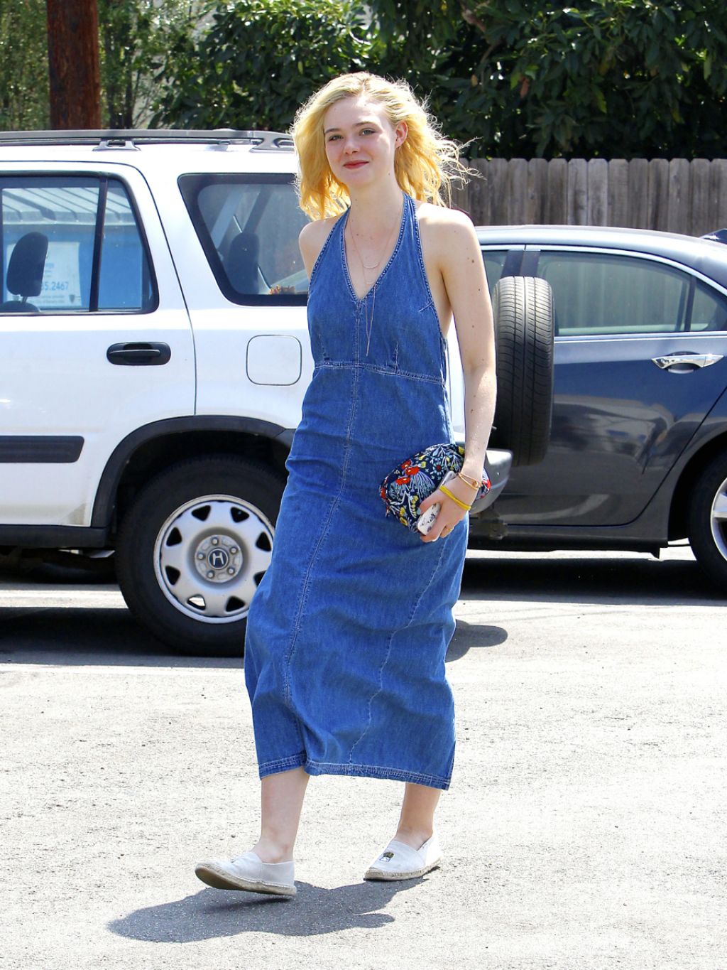 elle-fanning-summer-style-out-in-beverly-hills-august-2015_1