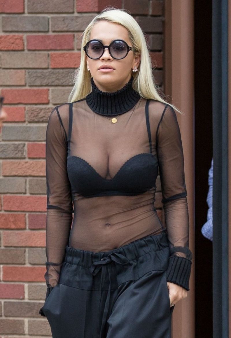 rita-ora-in-vera-wang--out-in-new-york-august-2015_