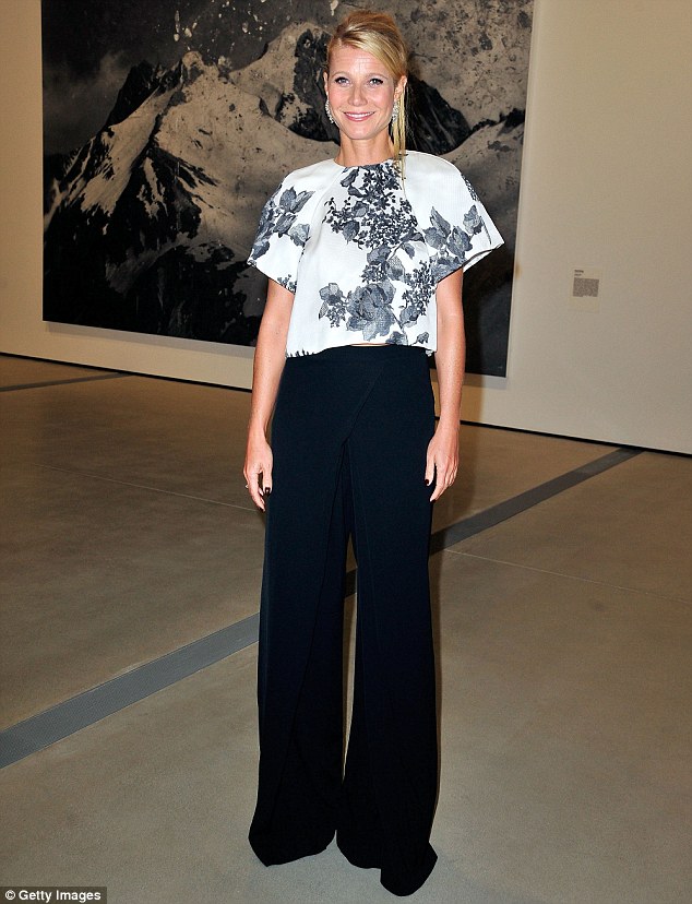 gwyneth-paltrow-in-monique-lhuillier-the-broad-museum-black-tie-inaugural-dinner
