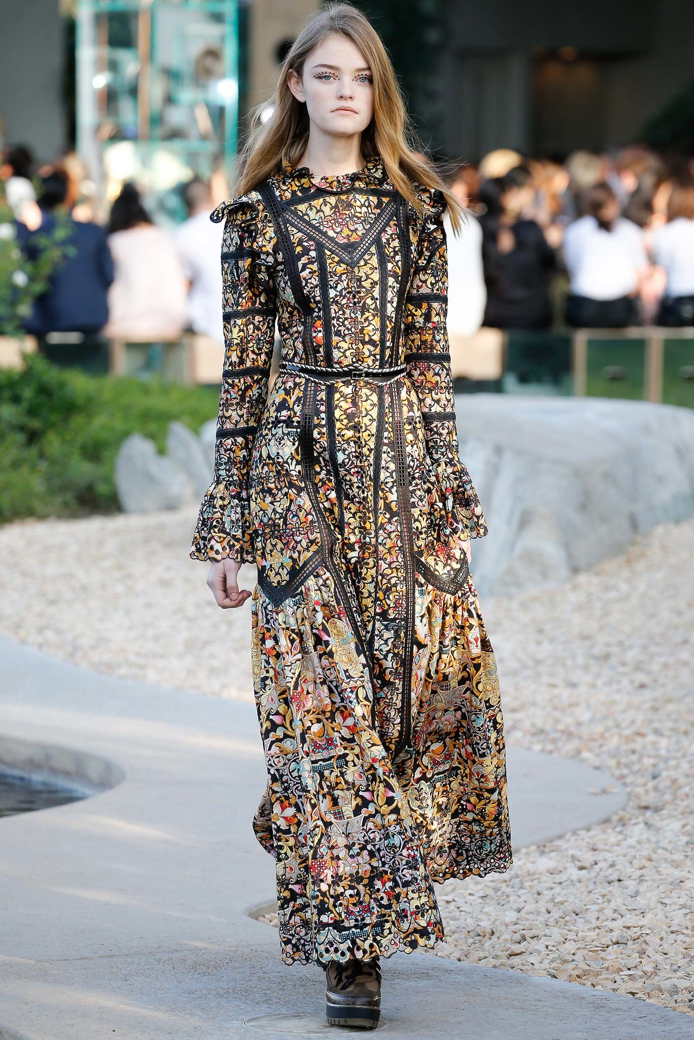 alicia-vikander-in-louis-vuitton-the-danish-girl-venice-film-festival-premiere