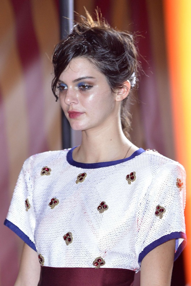 Kendall-Jenner--Marc-Jacobs-Fashion-Show-Spring-2016-NYFW-