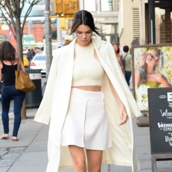 Kendall-Jenner-and-Kim-Kardashian-out-in-SoHo-01-662×968