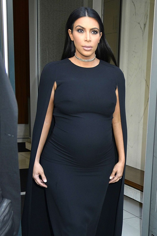 Kim-Kardashian-in-valentino-cape-gown-new-york
