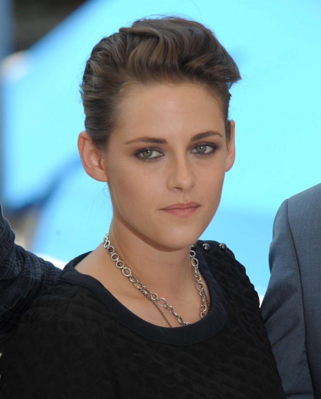 Kristen-Stewart--Equals-Photocall-