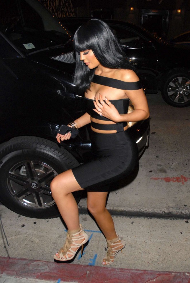 Kylie-Jenner-in-Tight-Black-Dress--
