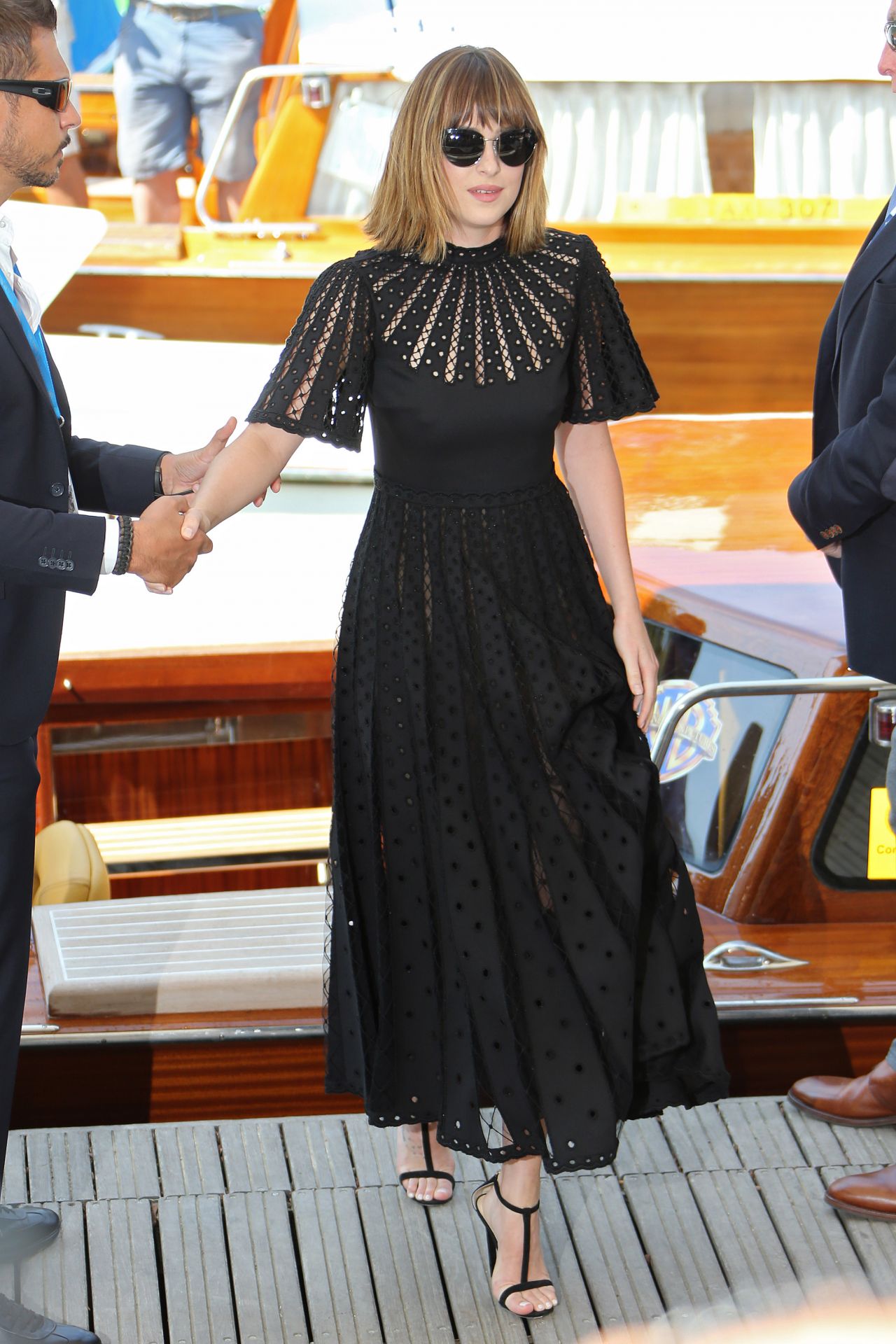 dakota-johnson-black-mass-photocall-venice-film-festival_21