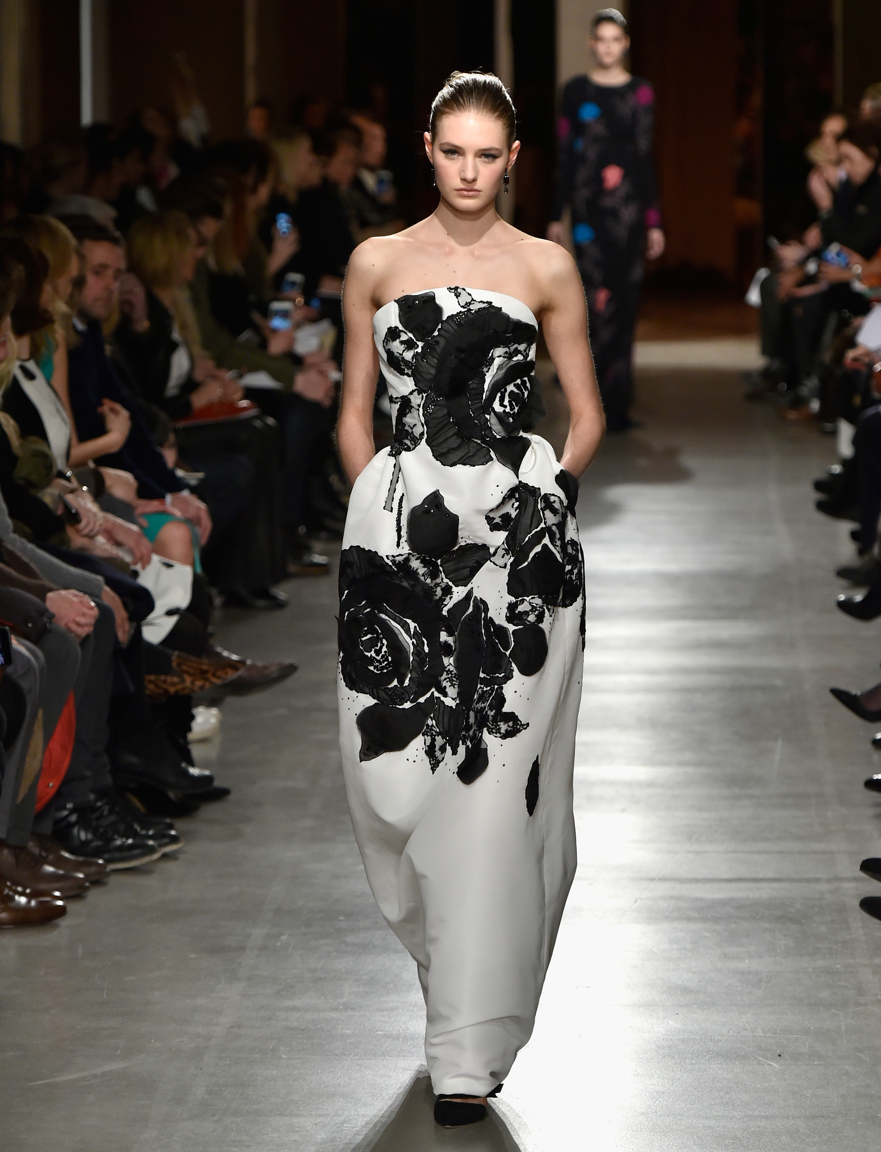 oscar-de-la-renta-fall-2015-runway