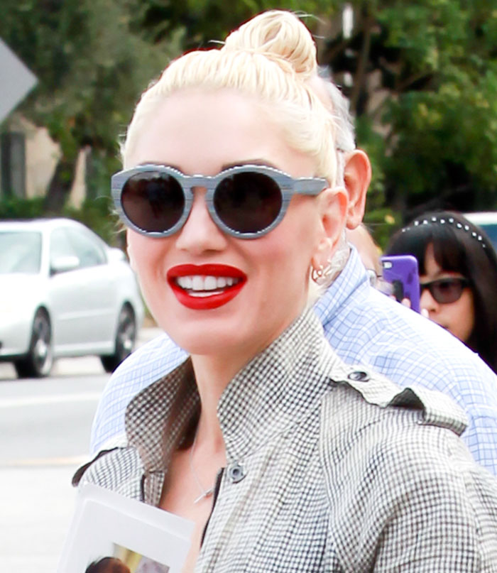Gwen-Stefani-Goes-to-Church-with-sons