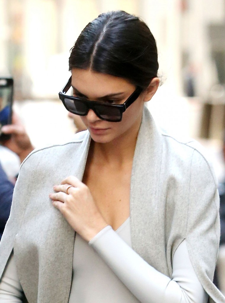 kendall-jenner-fashion-out-in-new-york-city-october-2015_14
