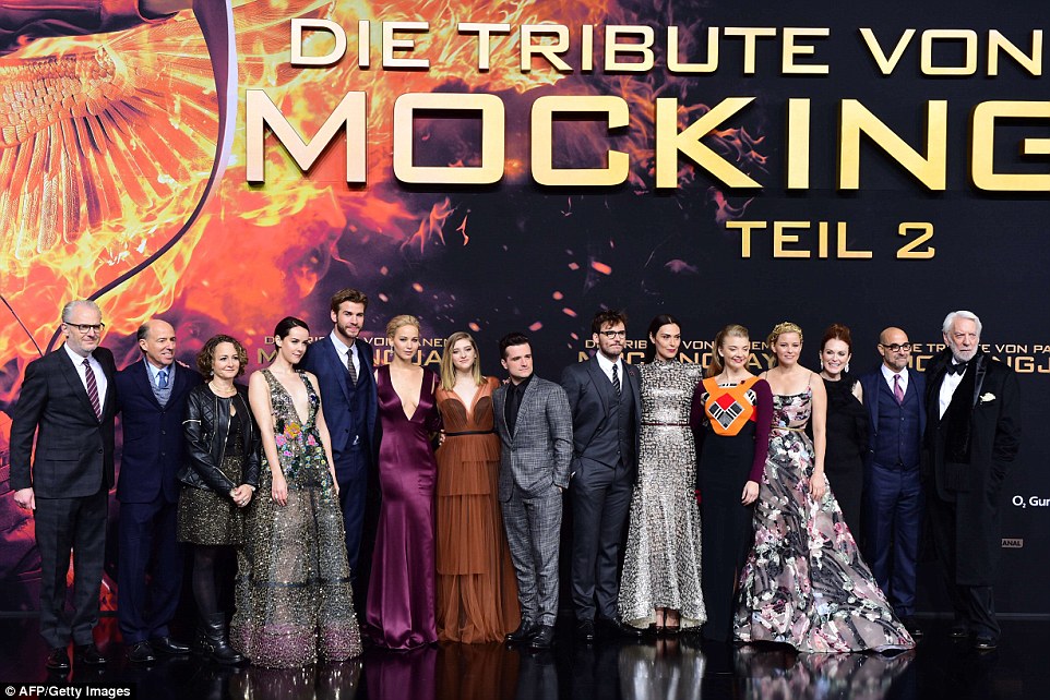 jennifer-lawrence-in-christian-dior-couture-the-hunger-games-mockingjay-part-2-berlin-premiere