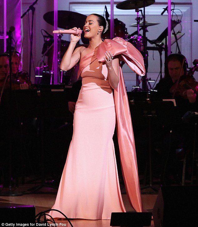 katy-perry-in-alexis-mabille-haute -couture-david-lynch-foundation-benefit-concert