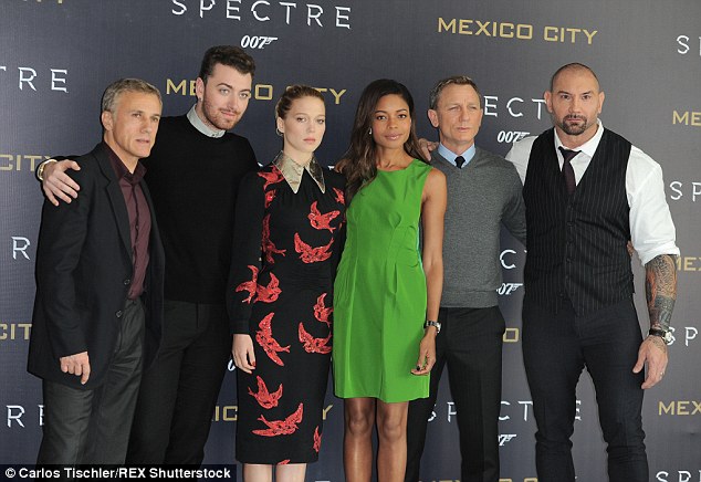 naomie-harris-in-lanvin-at-spectre-mexico-city-photocall