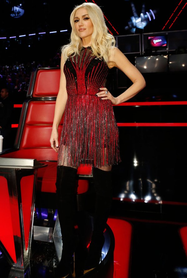 gwen-stefani-in-julien-macdonald-at-the-voice-live-play-off