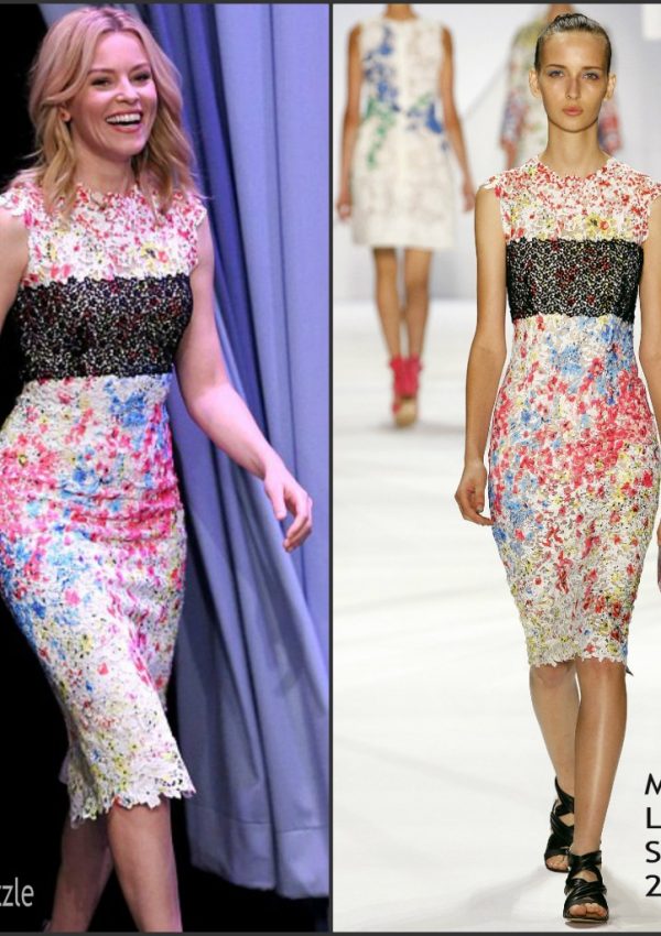 Elizabeth Banks In Monique Lhuillier  At The Tonight Show Starring Jimmy Fallon