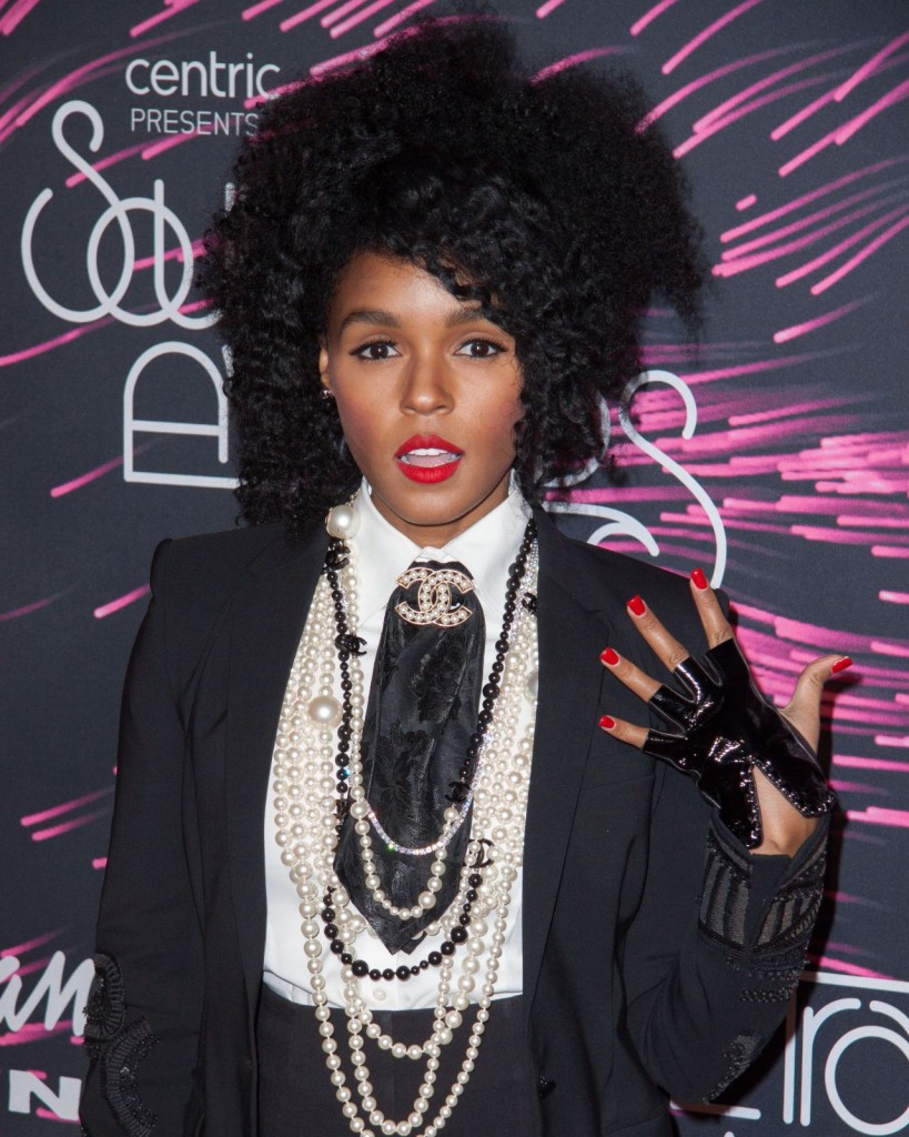 janelle-monae-2015-bet-soul-train-awards-at-the-orleans-arena-in-las-vegas_11
