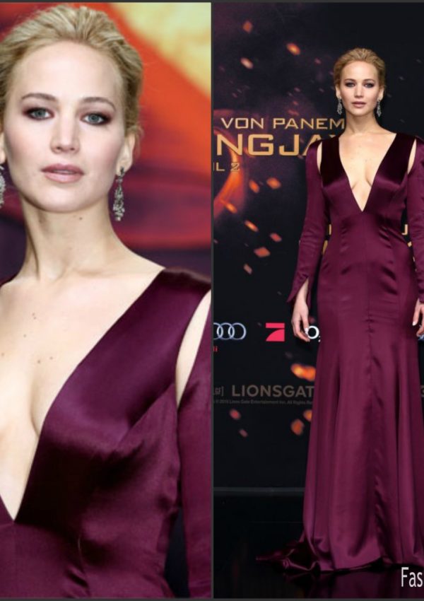 Jennifer Lawrence In Christian Dior Couture  At ‘The Hunger Games: Mockingjay – Part 2’ Berlin Premiere