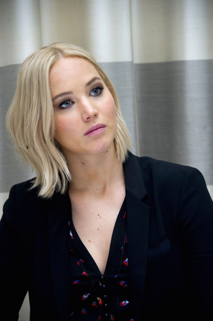 jennifer-lawrence-the-hunger-games-mockingjay-part-2-press-conference-in-berlin_1