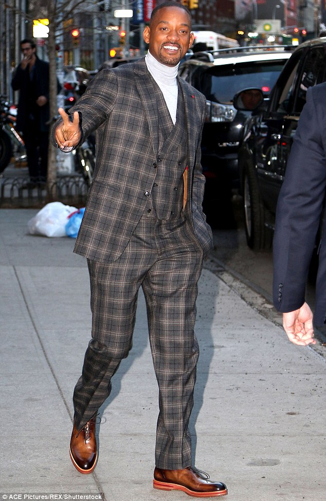 will-smith-wears-plaid-suit-concussion-new-york-premiere