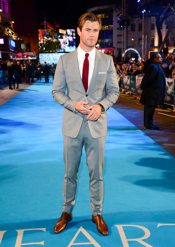 chris-hemsworth-in-burberry-in-the-heart-of-the-sea-london-premiere