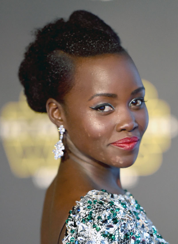 lupita-nyongo-in-alexandre-vauthier-couture-star-wars-the-force-awakens-la-premiere