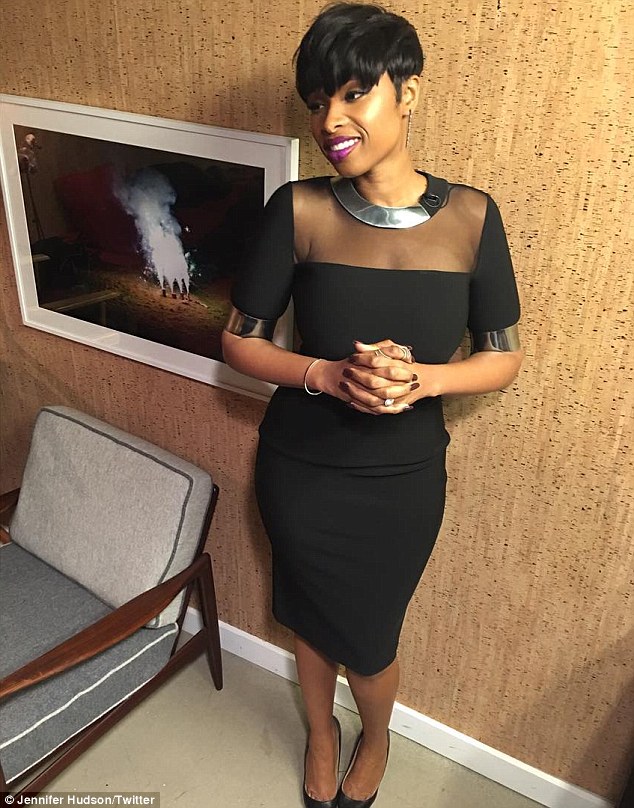 jennifer-hudson-in-mugler-visiting-the-late-night-with-seth-meyers-show