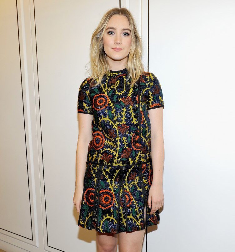 Saoirse-Ronan-wearing-Burberry-at-the-Burberry-and-Fox-Searchlight-Honour-the-Cast-and-Filmmakers-of-Brooklyn_Full-Length_0011-e1452094987382