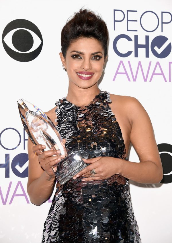 Priyanka Chopra in Vera Wang at the 2016 People’s Choice Awards