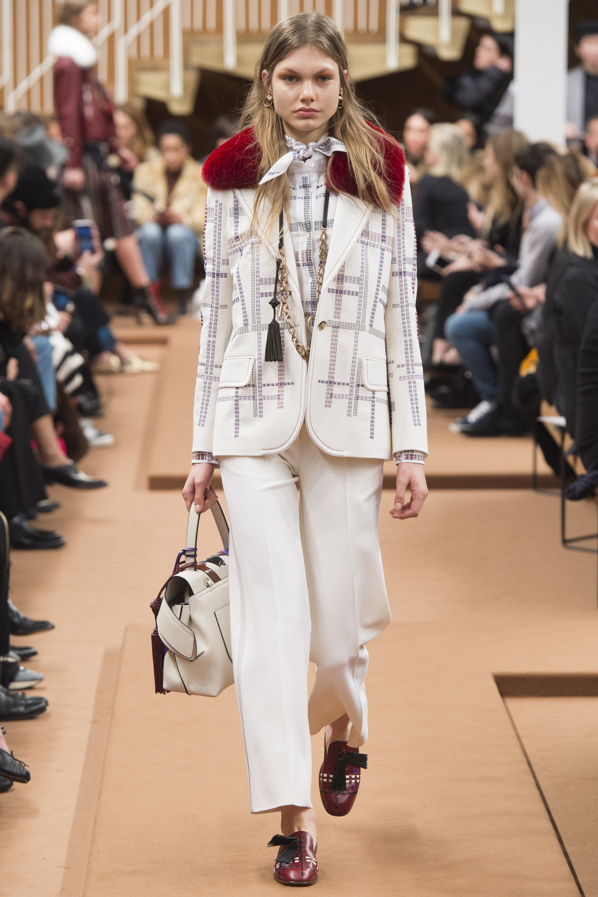 Tod’s Fall 2016 RTW Collection