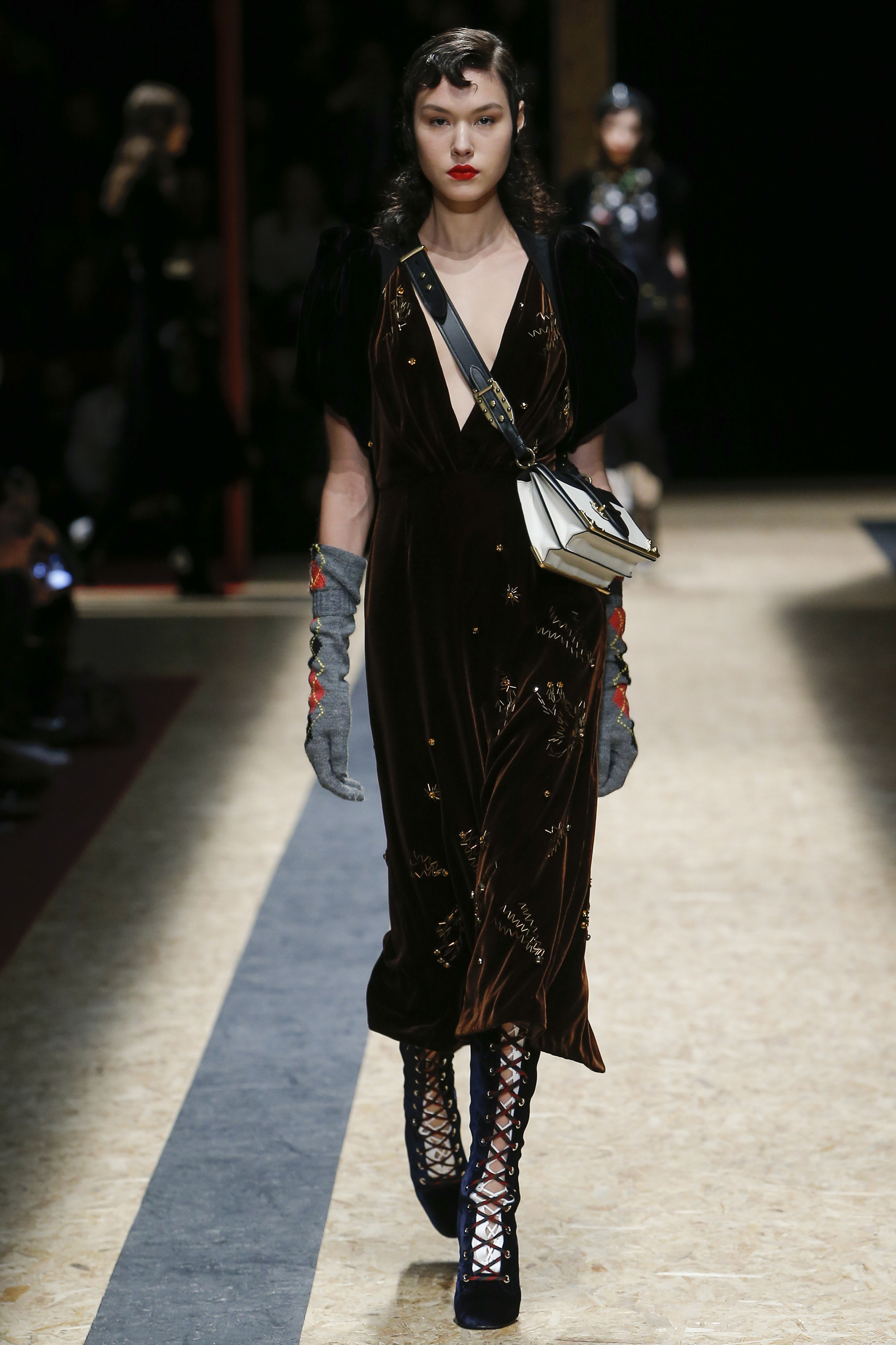 Prada Fall 2016 Ready To Wear – 50s style skirts and tights