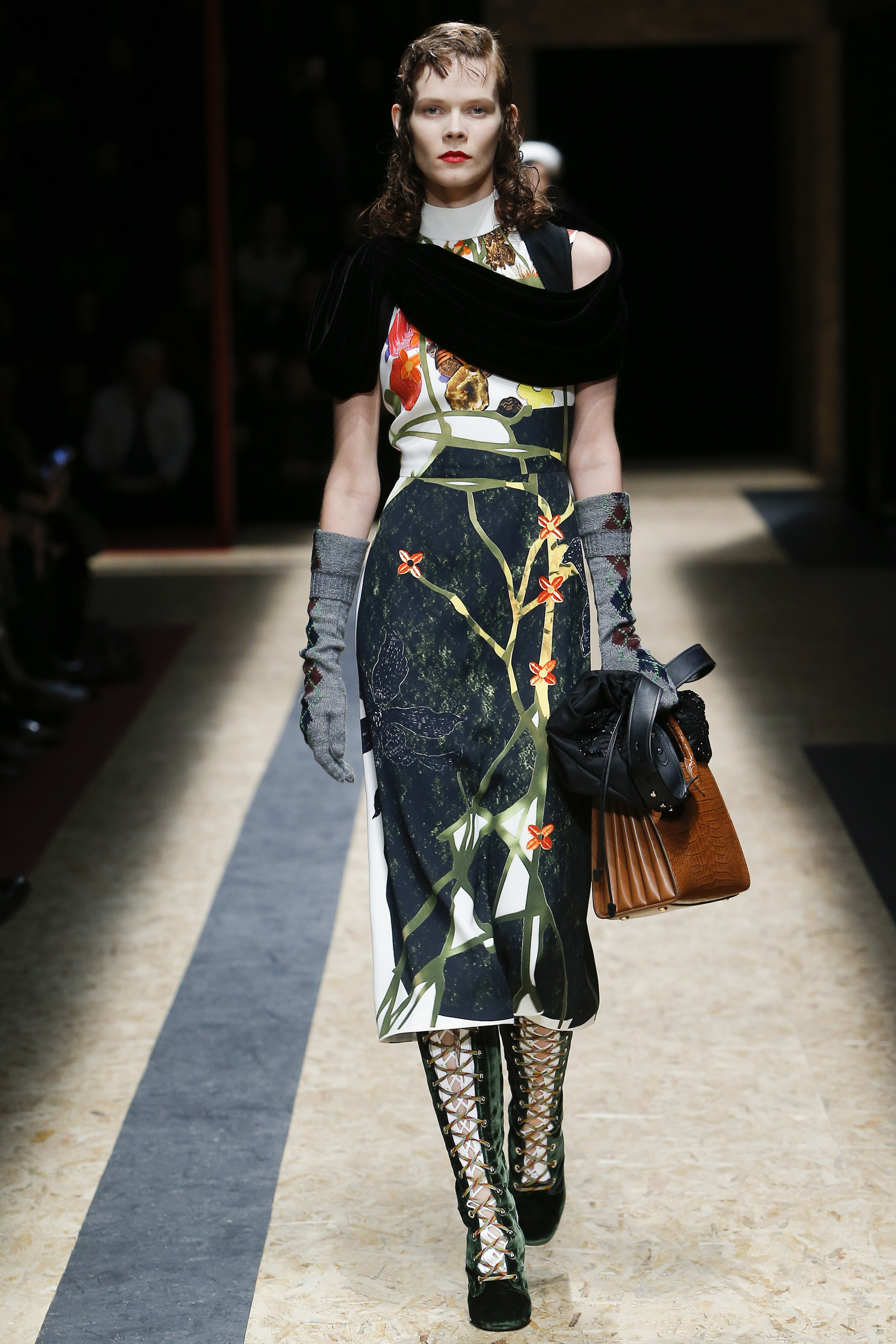 Prada Fall 2016 Ready To Wear - 50s style skirts and tights - Fashionsizzle